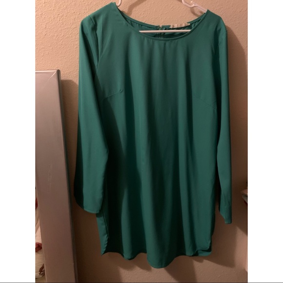 Green dress - Picture 2 of 2